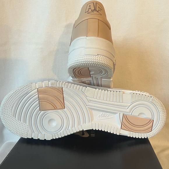 W AF-1 Pixel - Picture 9 of 11